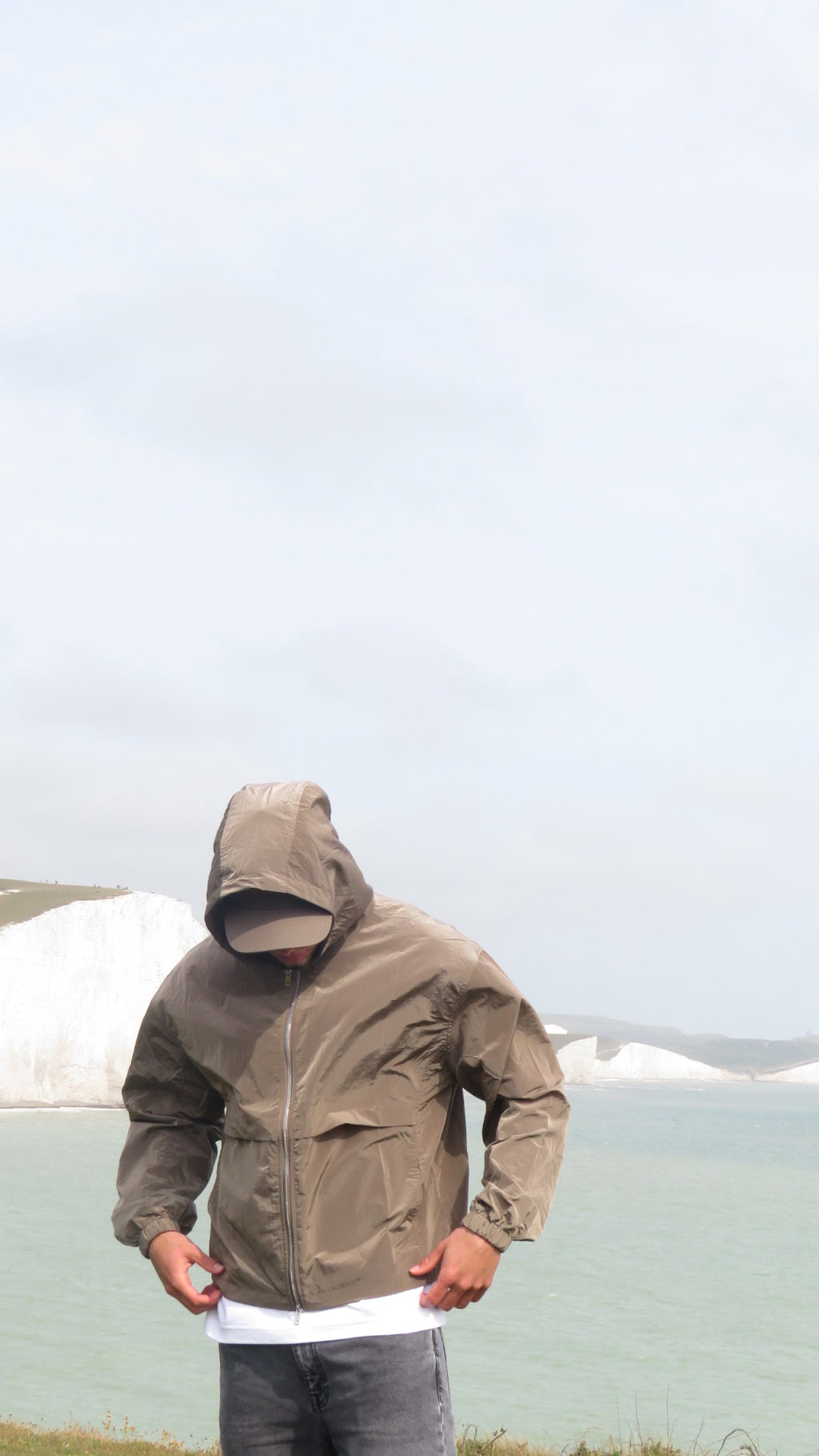 NYLON LIGHTWEIGHT WINDBREAKER - DRIFTWOOD BROWN